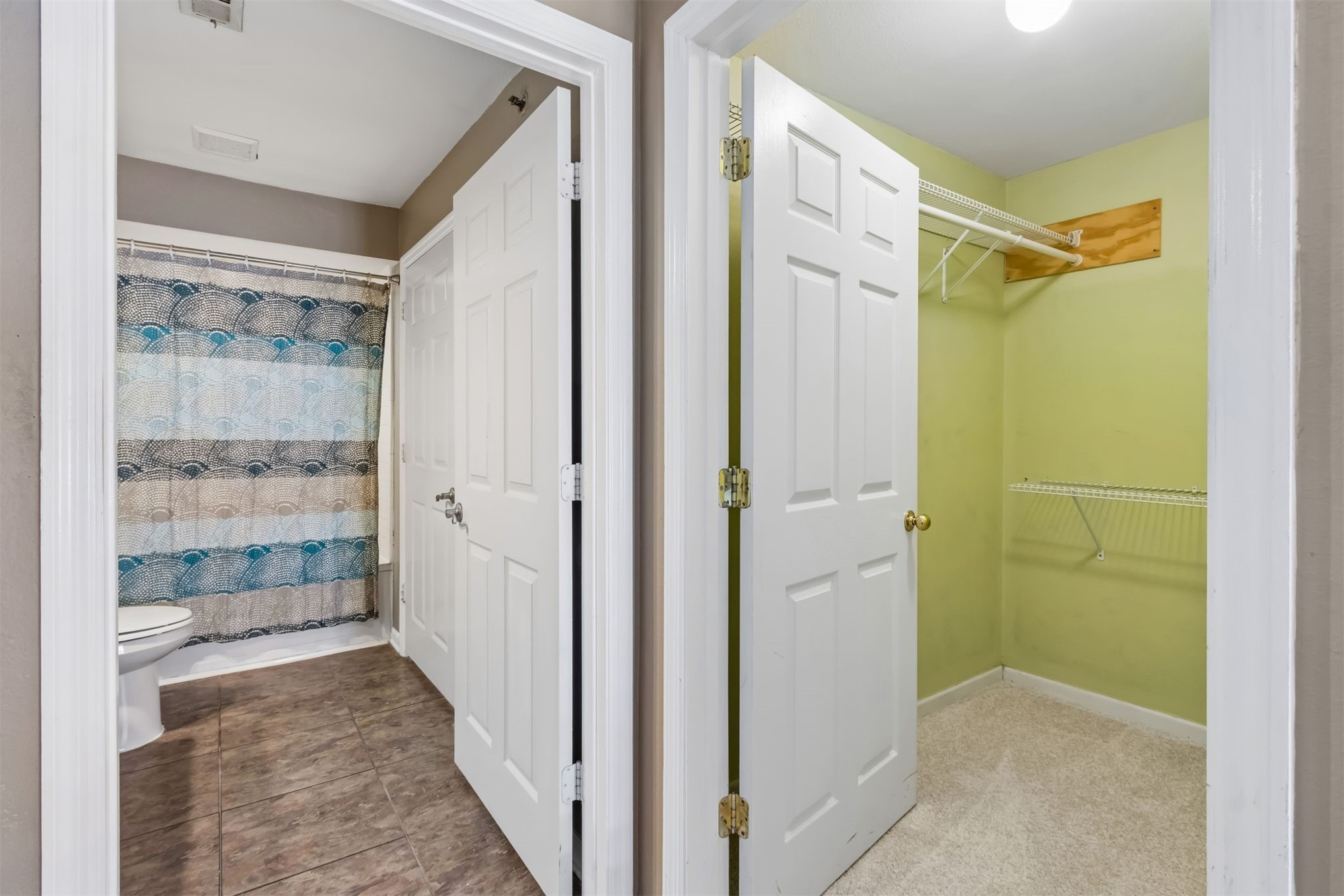 23583 Bahama Point, Unit 1526 Fernandina Beach, FL 32034 - Photo 17 of 43 Bathroom & Bedroom Closet