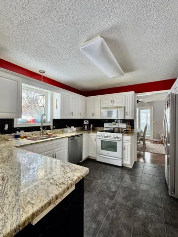 $3,750 | 3663 125th Avenue Northeast, Blaine, MN 55449