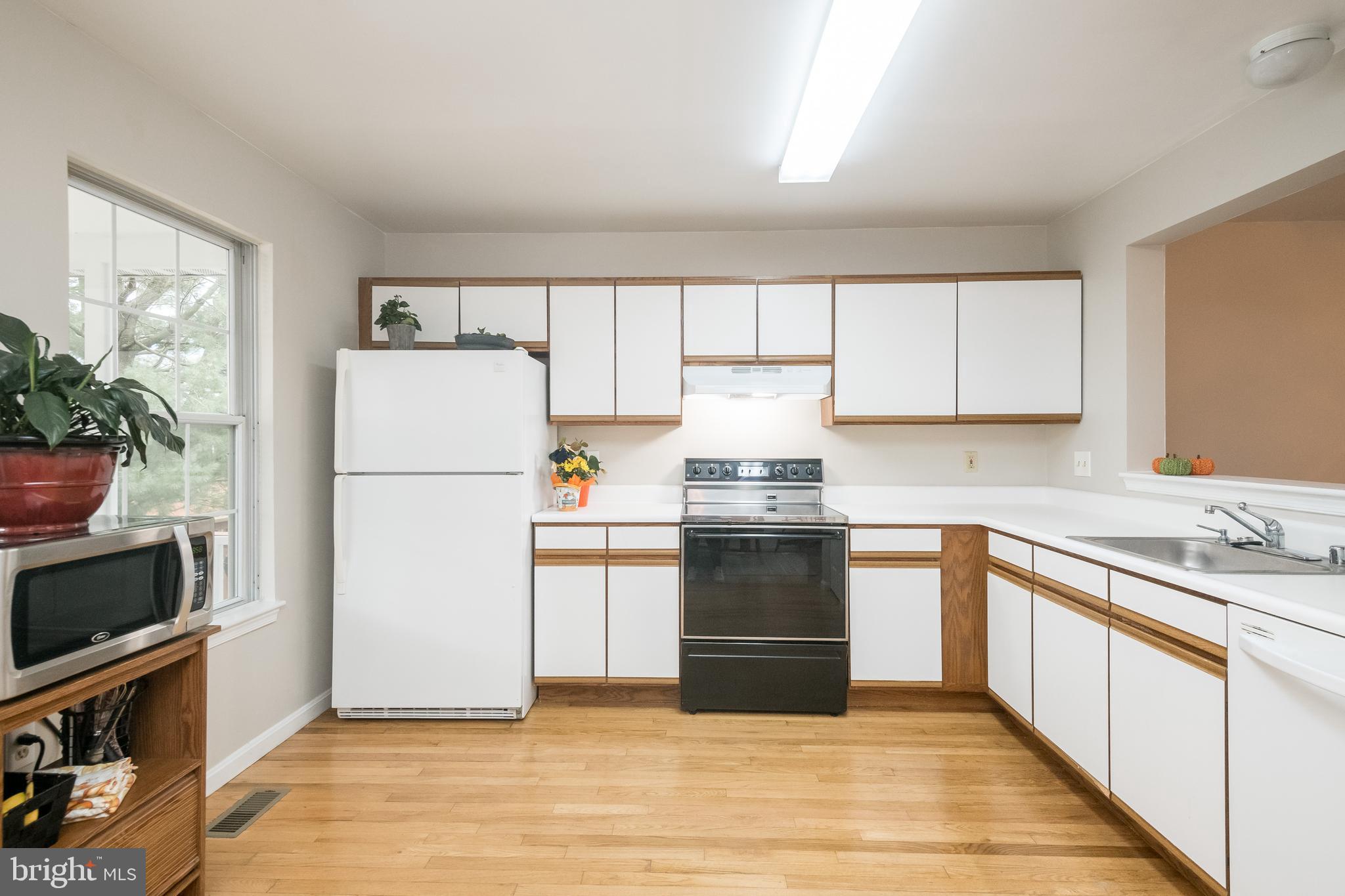 605 Brickston Road Reisterstown, MD 21136 - Photo 14 of 47 Abundant cabinets