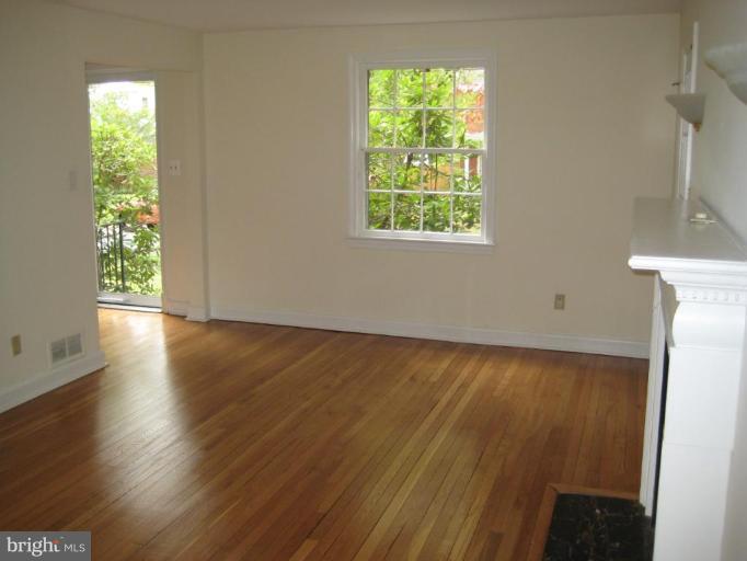 9517 Seminole Street Silver Spring, MD 20901 - Photo 3 of 22 Living Room #2