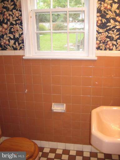 9517 Seminole Street Silver Spring, MD 20901 - Photo 8 of 22 On main level