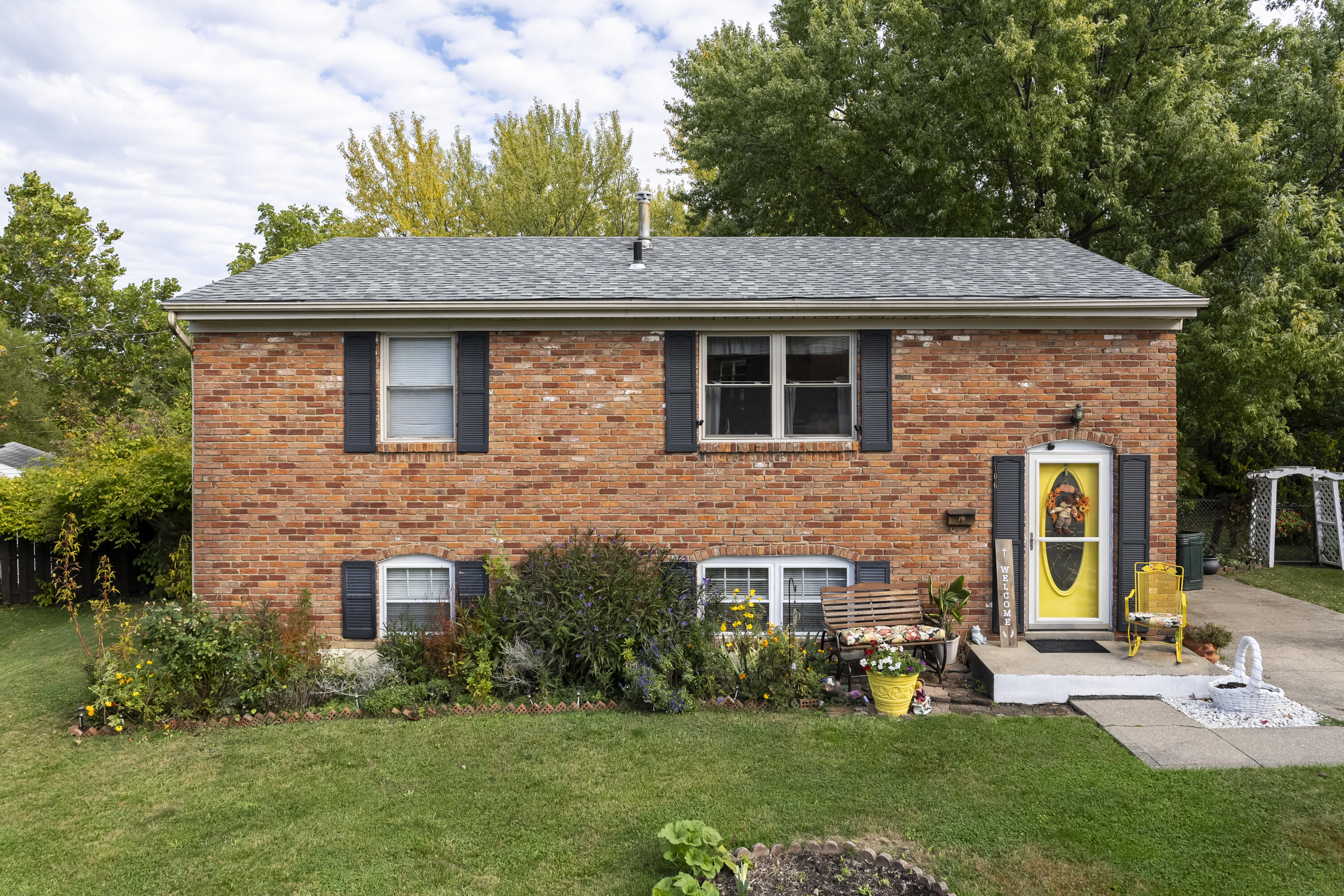 106 Raintree Road Florence, KY 41042 - Photo 2 of 20 Gallery Image 2