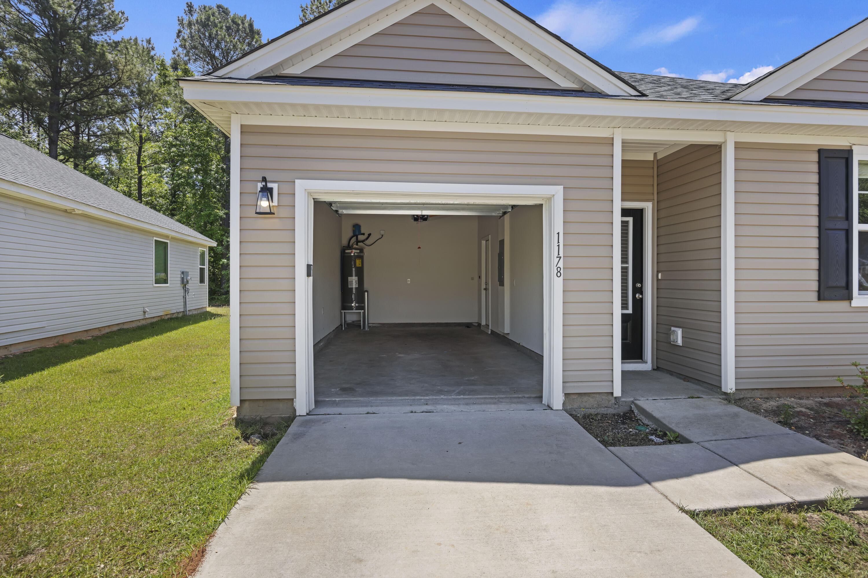 1178 Warrens Way Manning, SC 29102 - Photo 2 of 26 243A1536
