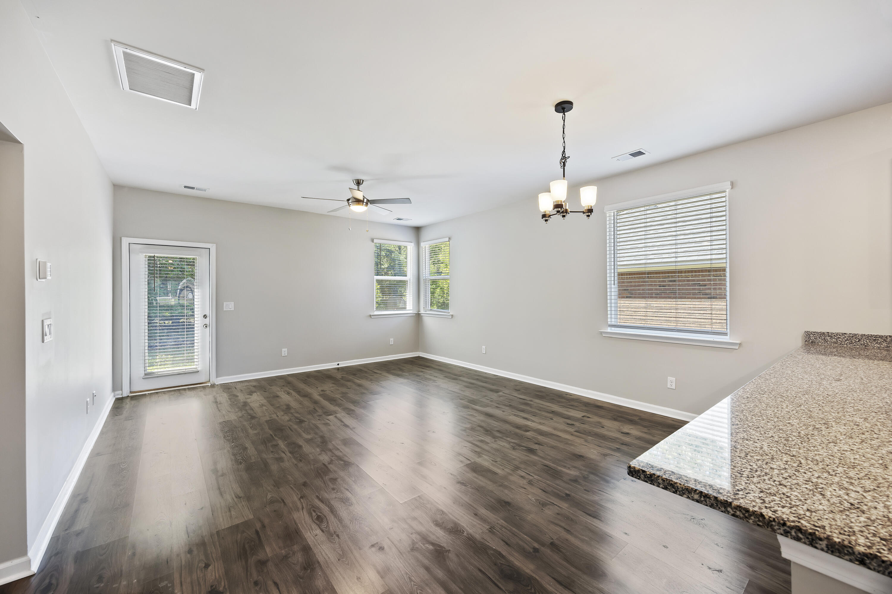 1178 Warrens Way Manning, SC 29102 - Photo 5 of 26 243A1215