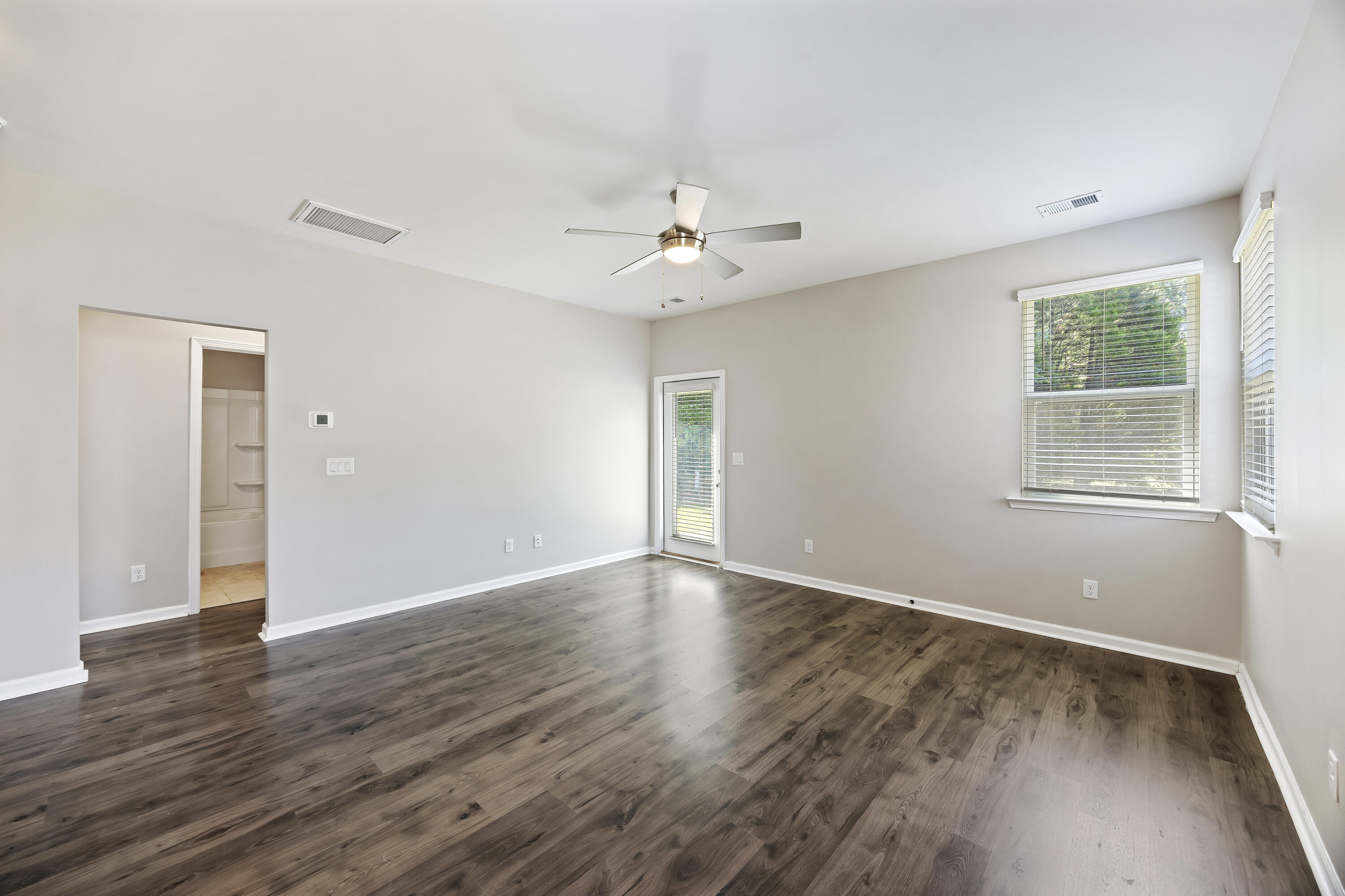 1178 Warrens Way Manning, SC 29102 - Photo 8 of 26 243A1246