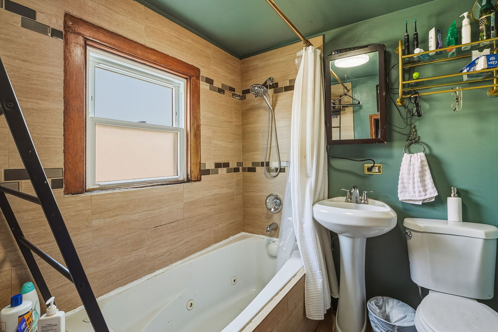 7127 South St Lawrence Avenue Chicago, IL 60619 - Photo 13 of 26 a bathroom with a sink toilet and shower