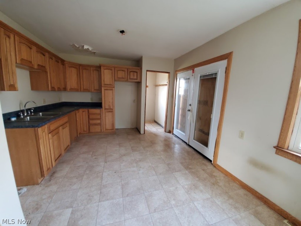 8801 Murray Road Cleveland, OH 44125 - Photo 4 of 13