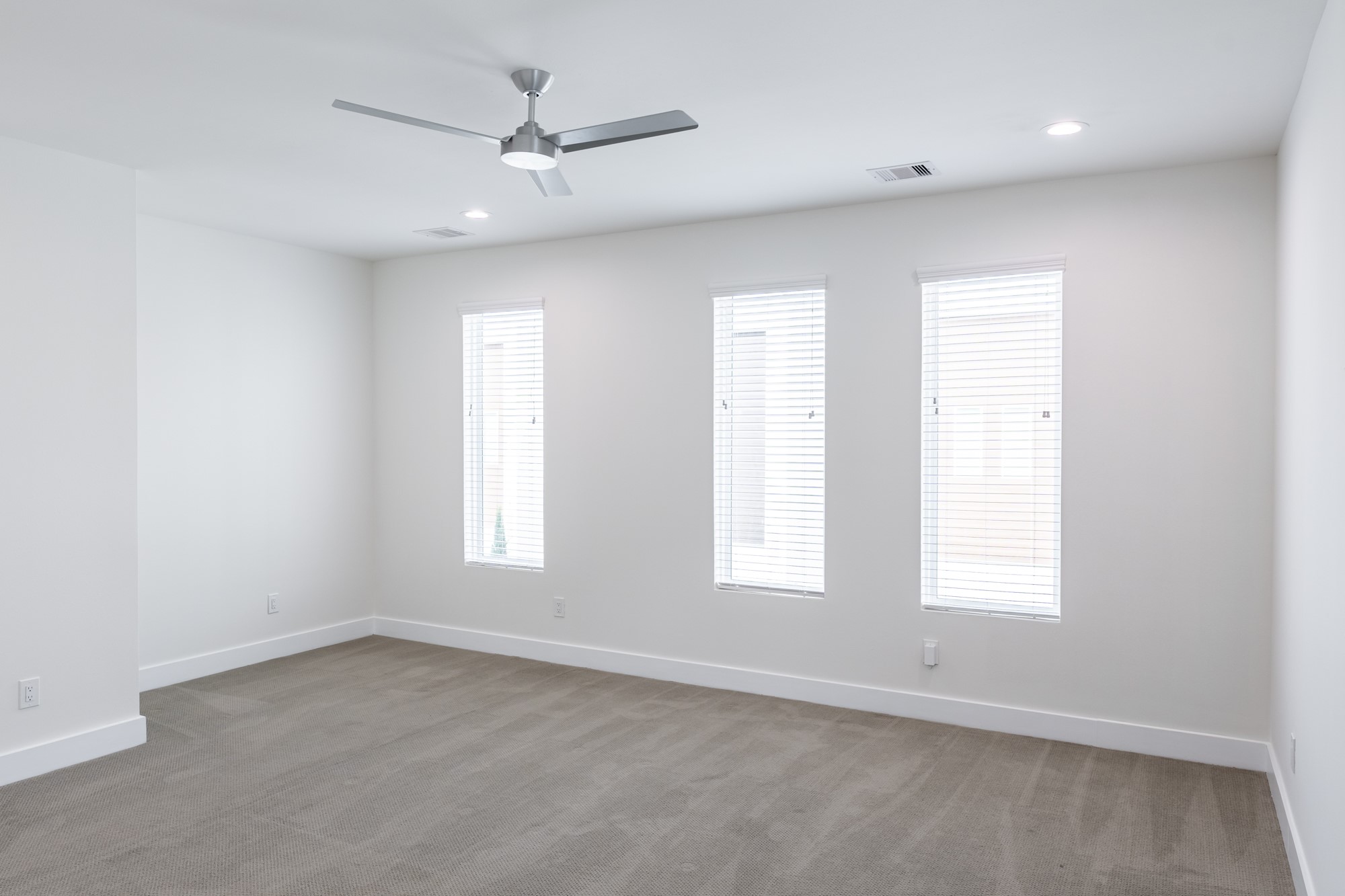 5416 Robusto Place Houston, TX 77091 - Photo 9 of 21 Master Bedroom