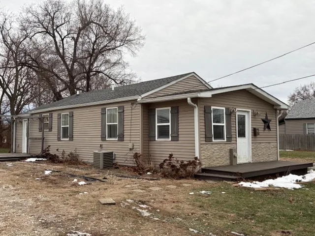 $99,500 | 602 3rd Avenue West, Milan, IL 61264