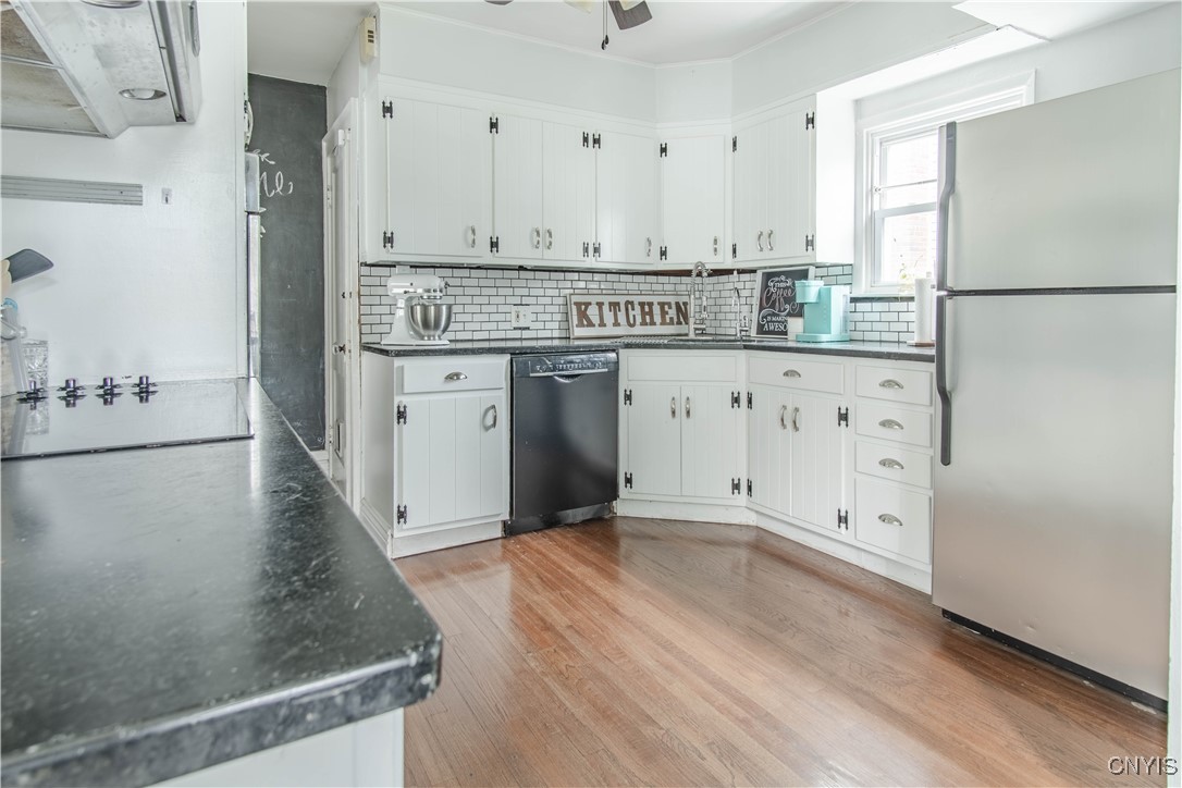 425 Brattle Road Syracuse, NY 13203 - Photo 19 of 46