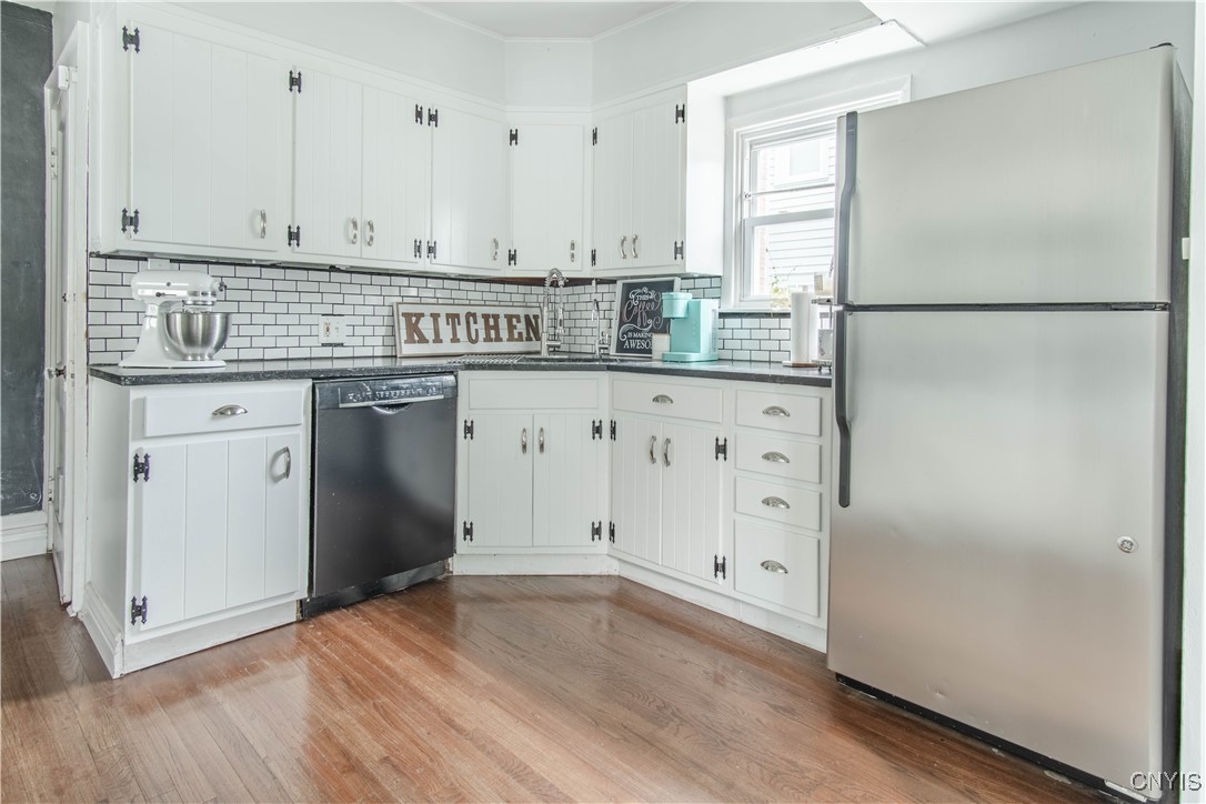 425 Brattle Road Syracuse, NY 13203 - Photo 20 of 46