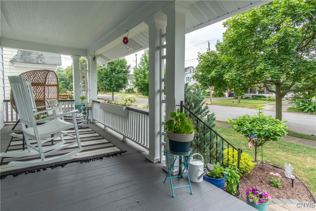 425 Brattle Road Syracuse, NY 13203 - Photo 5 of 46