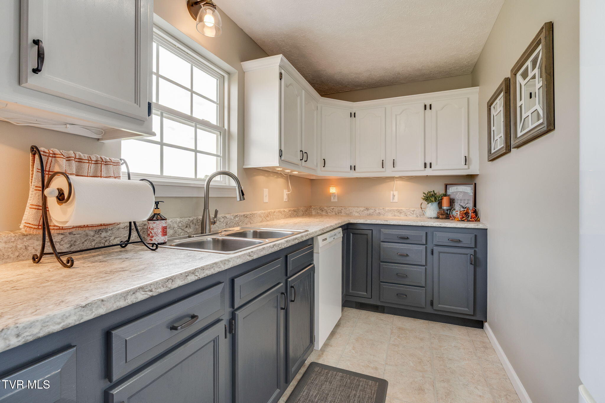 268 Eastern Star Road Kingsport, TN 37663 - Photo 12 of 41 010