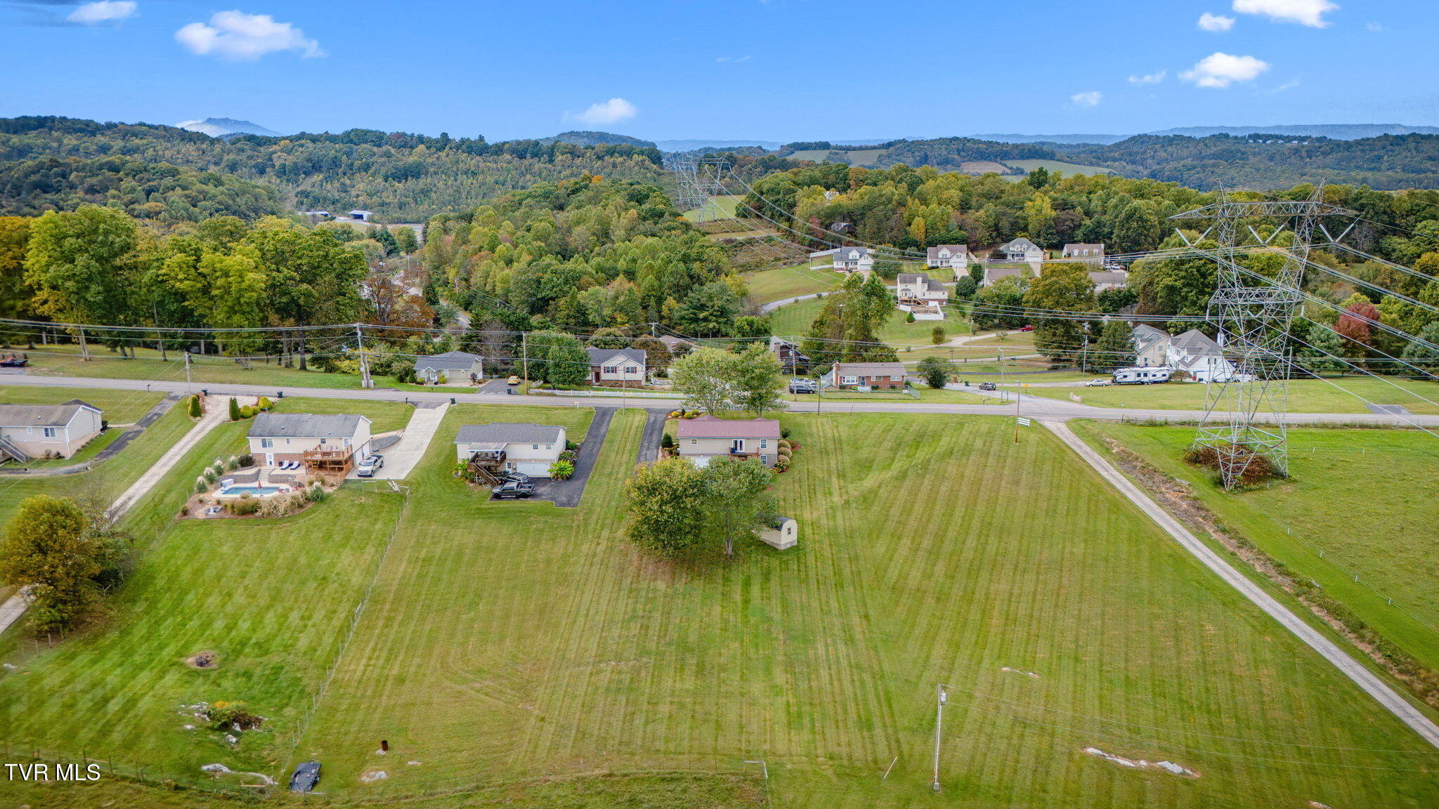 268 Eastern Star Road Kingsport, TN 37663 - Photo 3 of 41 104
