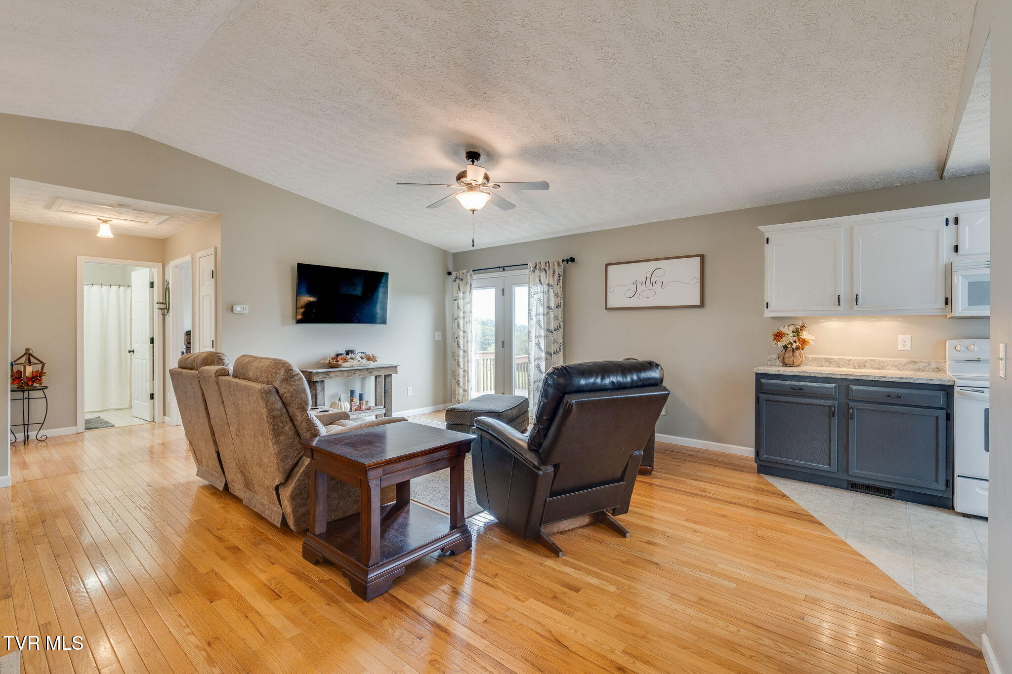 268 Eastern Star Road Kingsport, TN 37663 - Photo 8 of 41 006