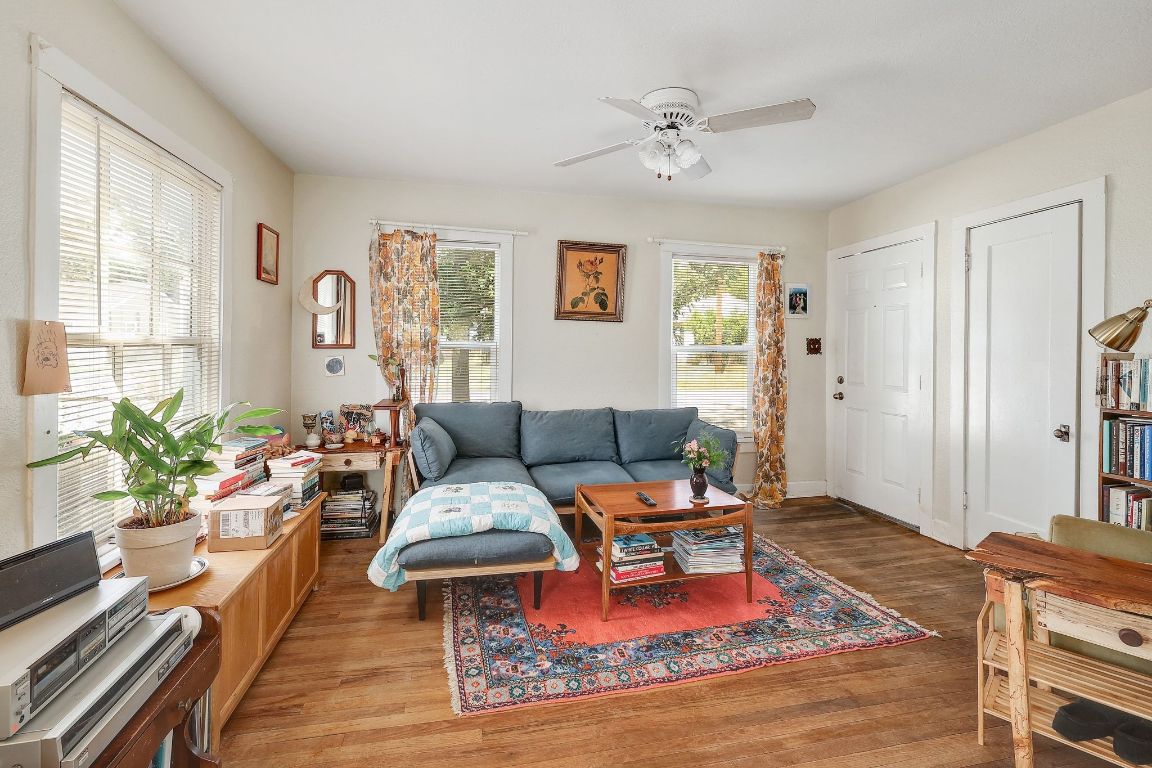 1006 East 44th Street Austin, TX 78751 - Photo 18 of 28 a living room with furniture rug and window