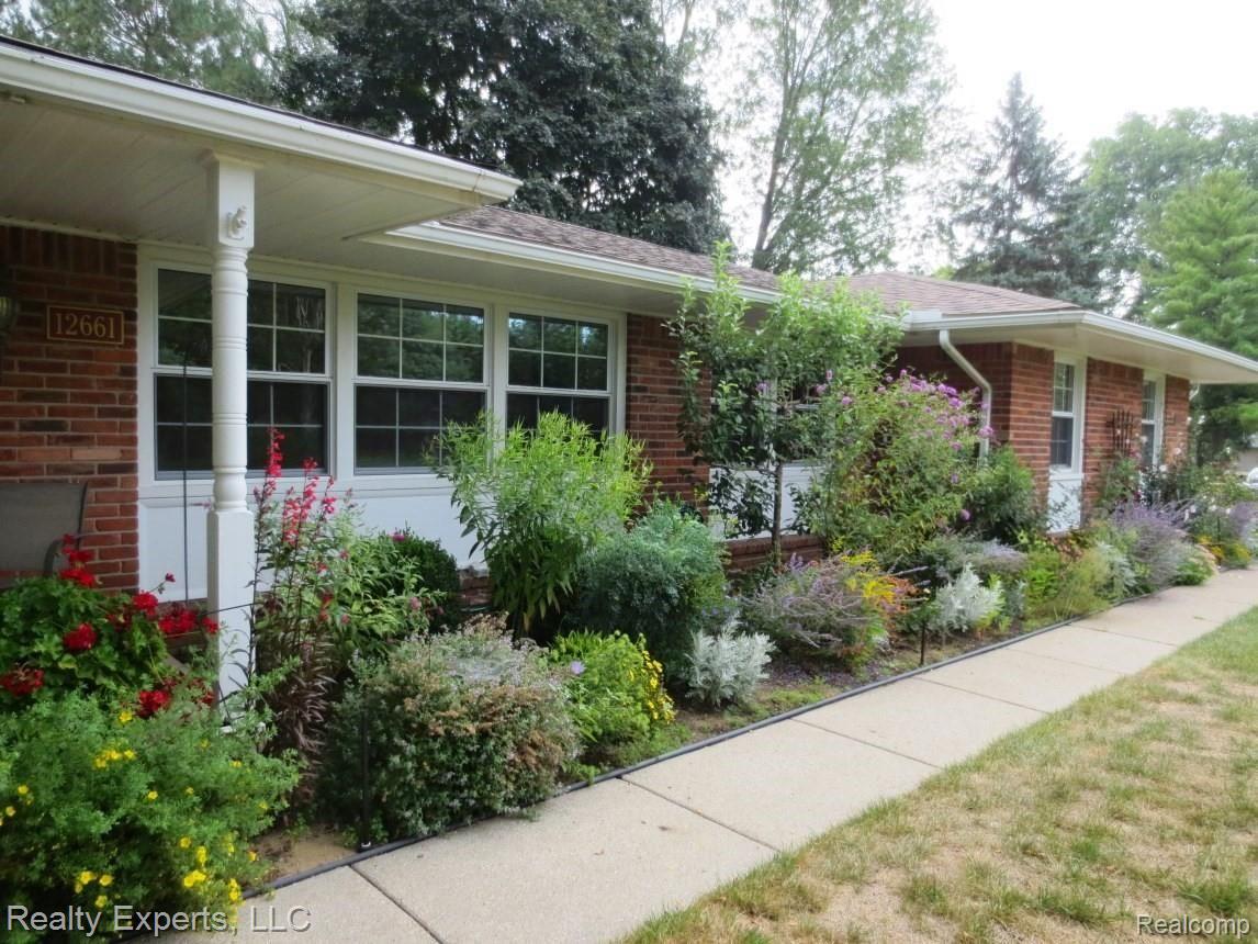 12661 Stanley Road Belleville, MI 48111 - Photo 3 of 33 IMG_2447.jpg