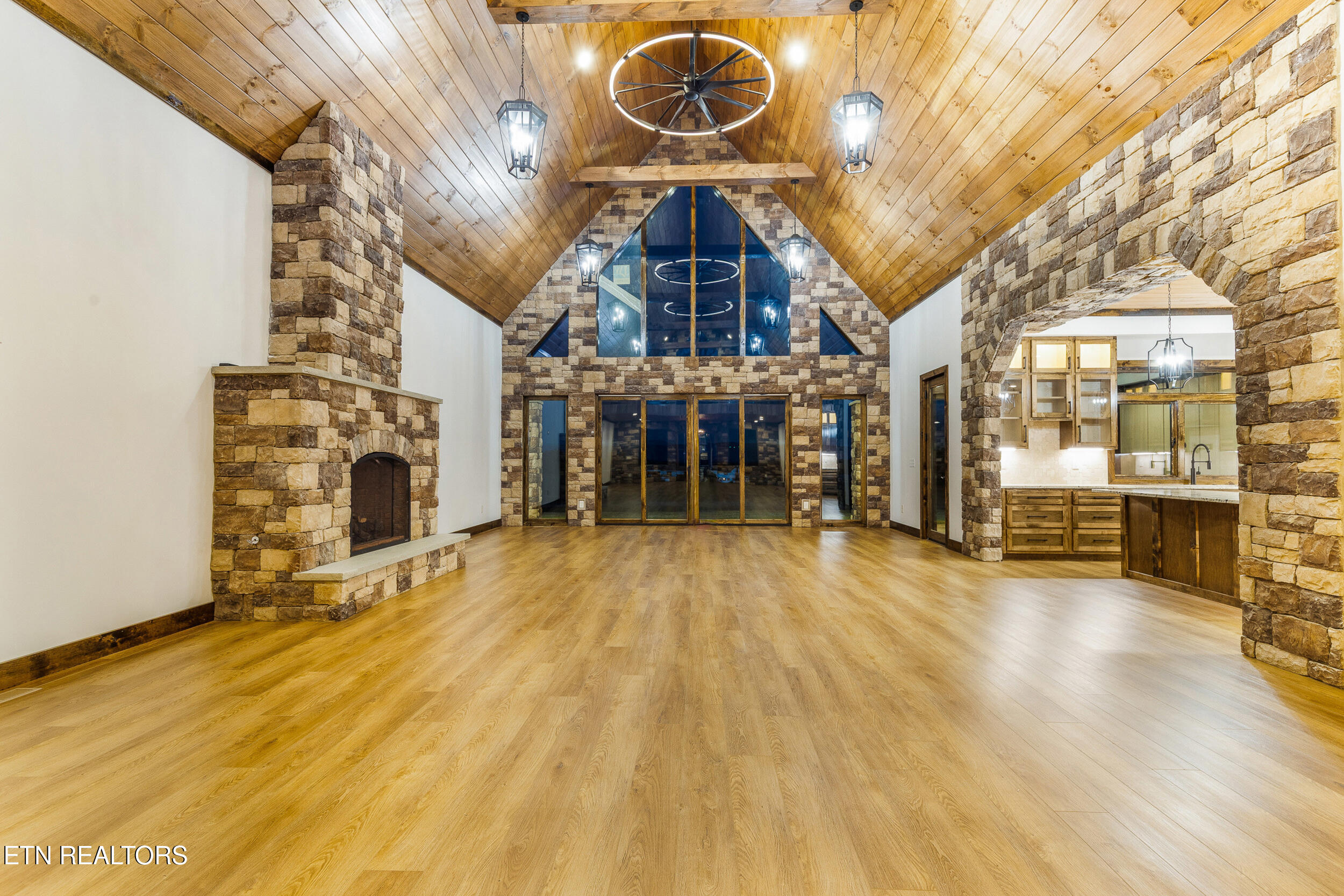 411 Meadow Road Greenback, TN 37742 - Photo 12 of 56 32_33_411_meadow_rd_0214