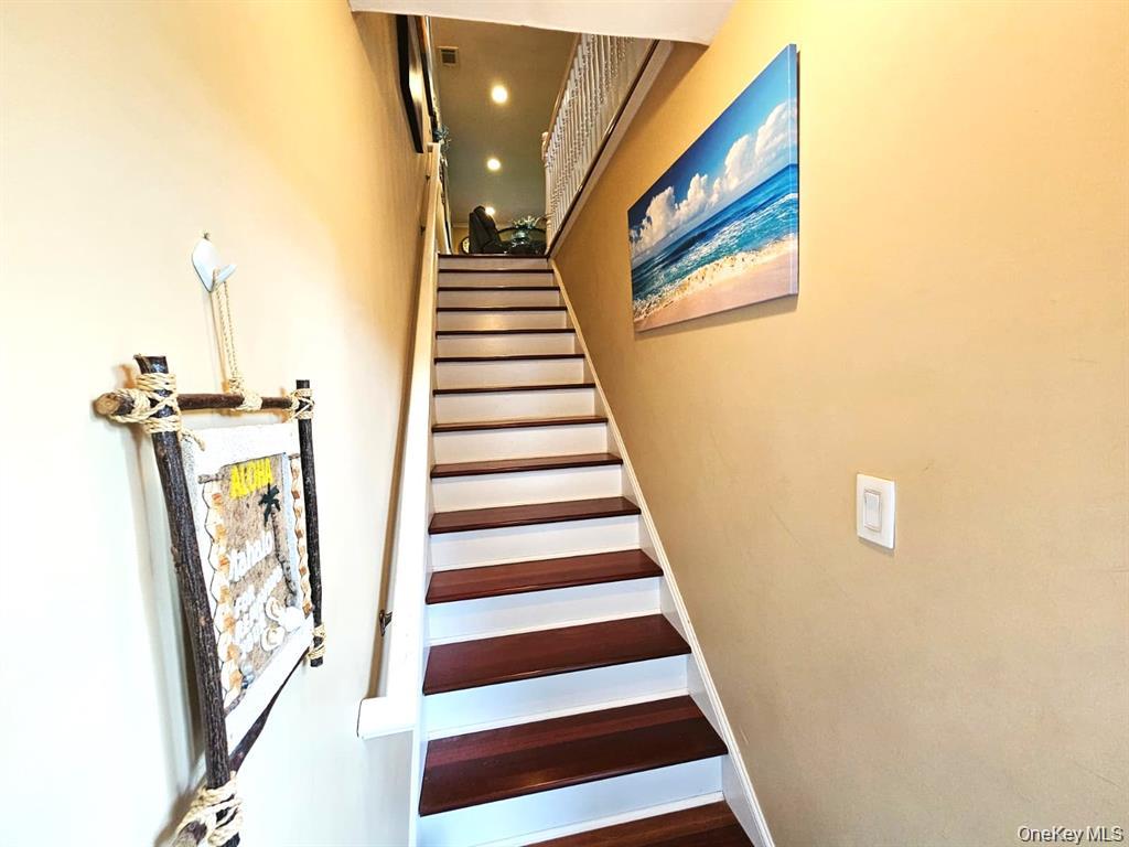 655 Middle Country Road, Unit 2H2 Coram, NY 11727 - Photo 31 of 37