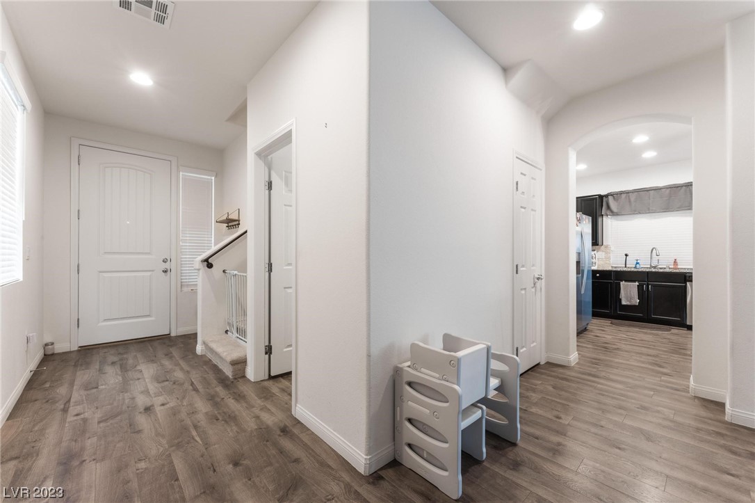 6298 Jackson Spring Road Las Vegas, NV 89118 - Photo 3 of 23