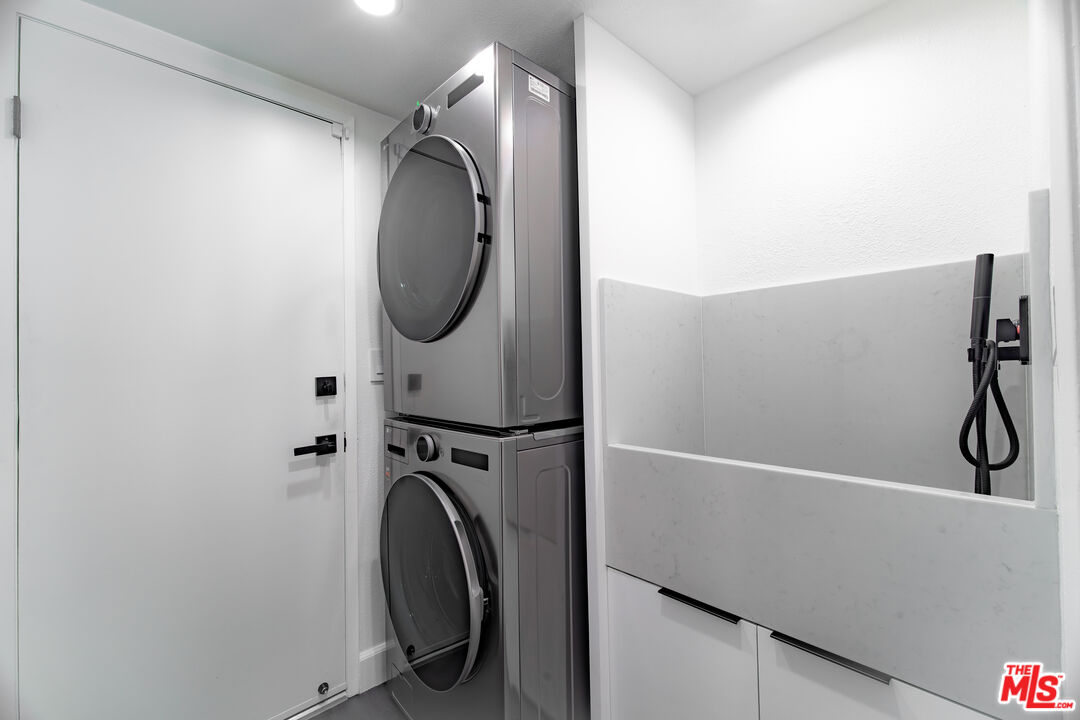 23604 Real Court Valencia, CA 91355 - Photo 11 of 35
