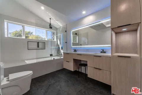 $1,100,000 | 23604 Real Court, Valencia, CA 91355