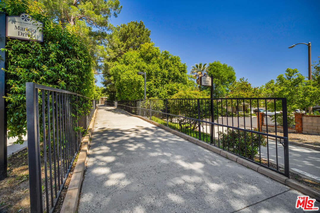 23604 Real Court Valencia, CA 91355 - Photo 30 of 35