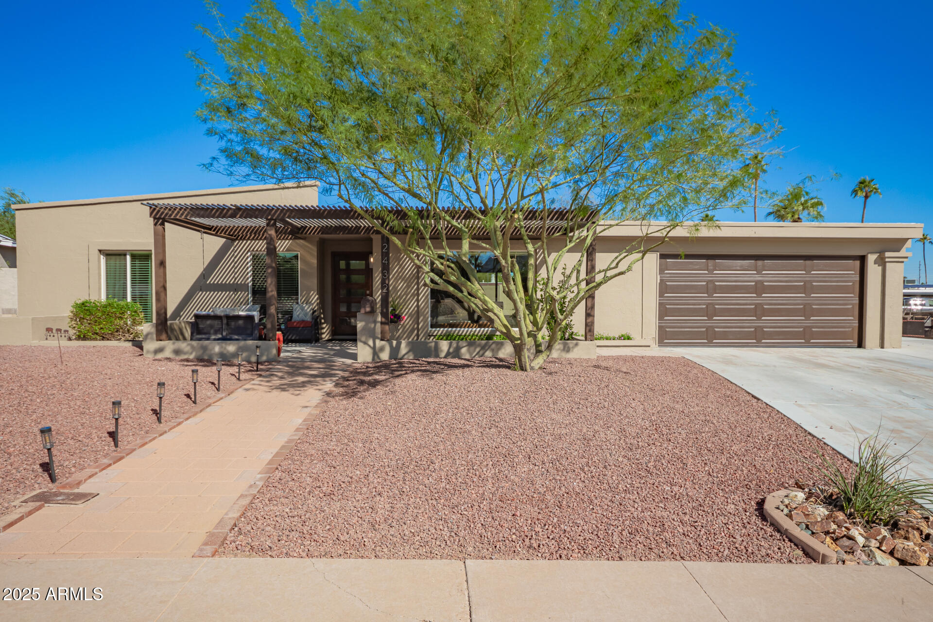 2432 East Cochise Road Phoenix, AZ 85028 - Photo 2 of 33 02 - Cochise