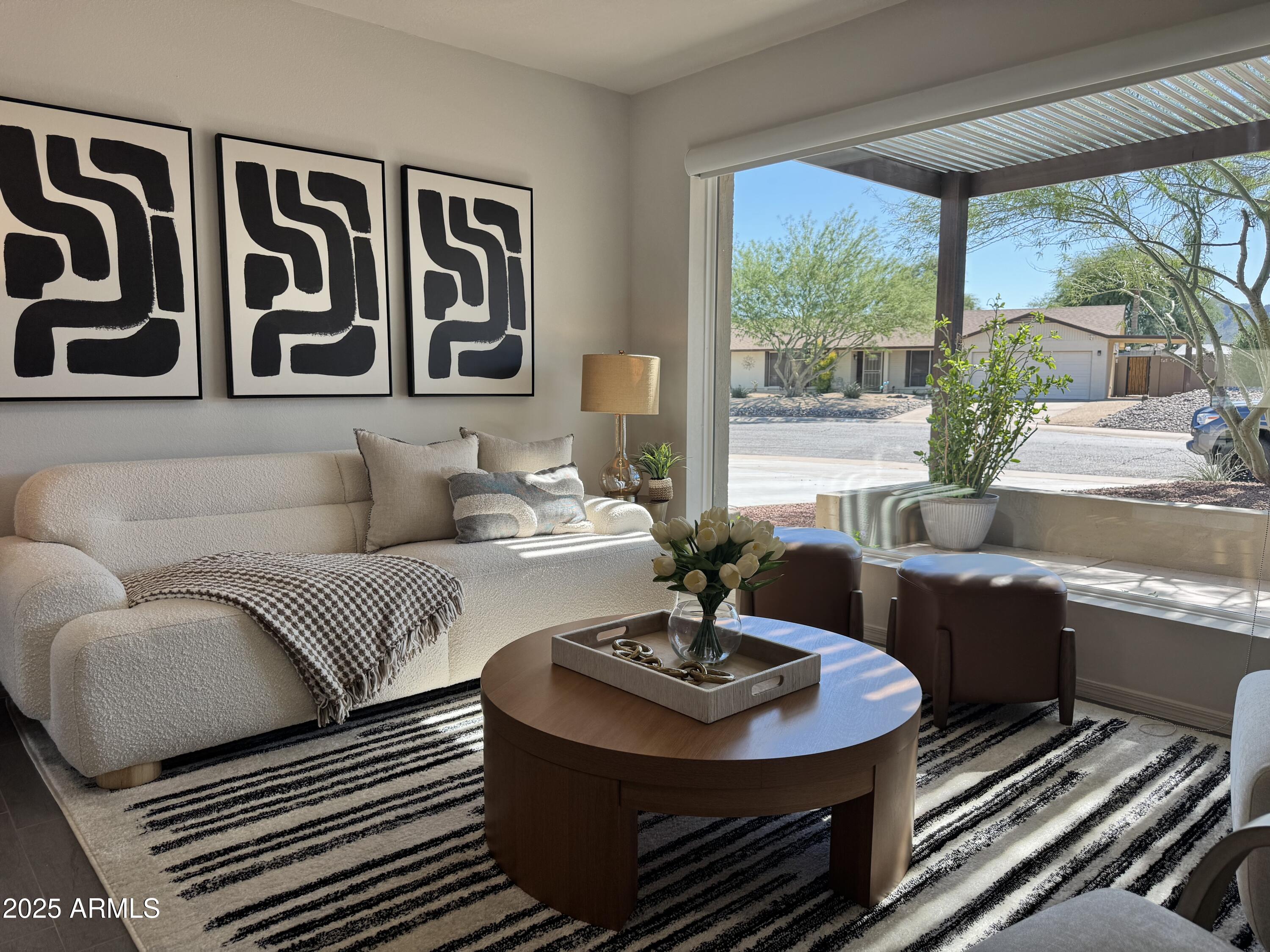 2432 East Cochise Road Phoenix, AZ 85028 - Photo 4 of 33 IMG_9081