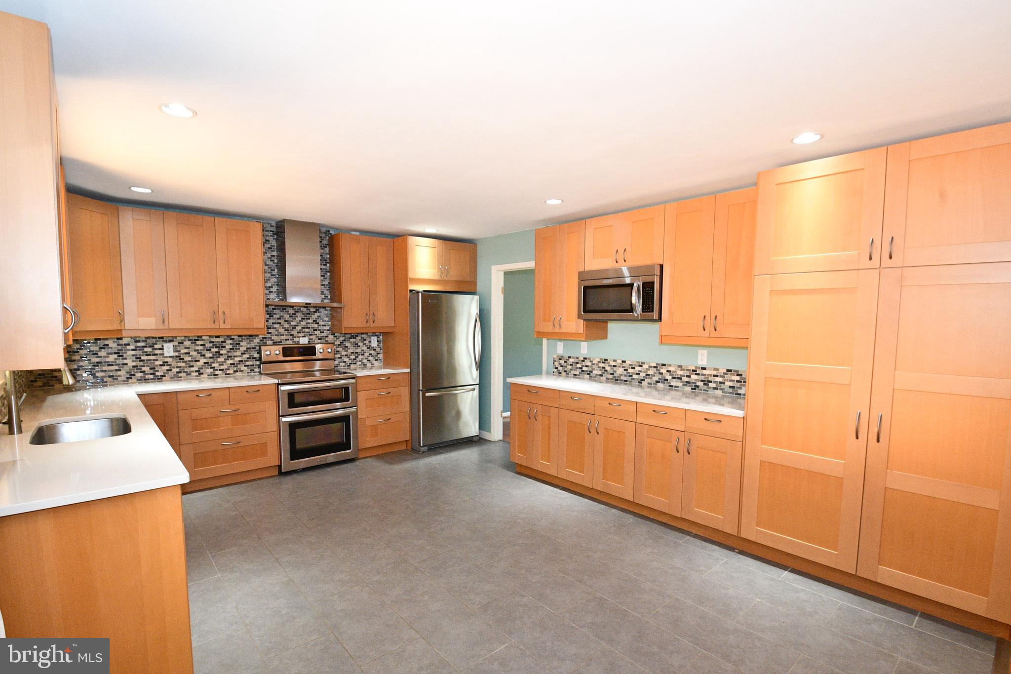 15916 Marlington Drive Dumfries, VA 22025 - Photo 11 of 34 Kitchen