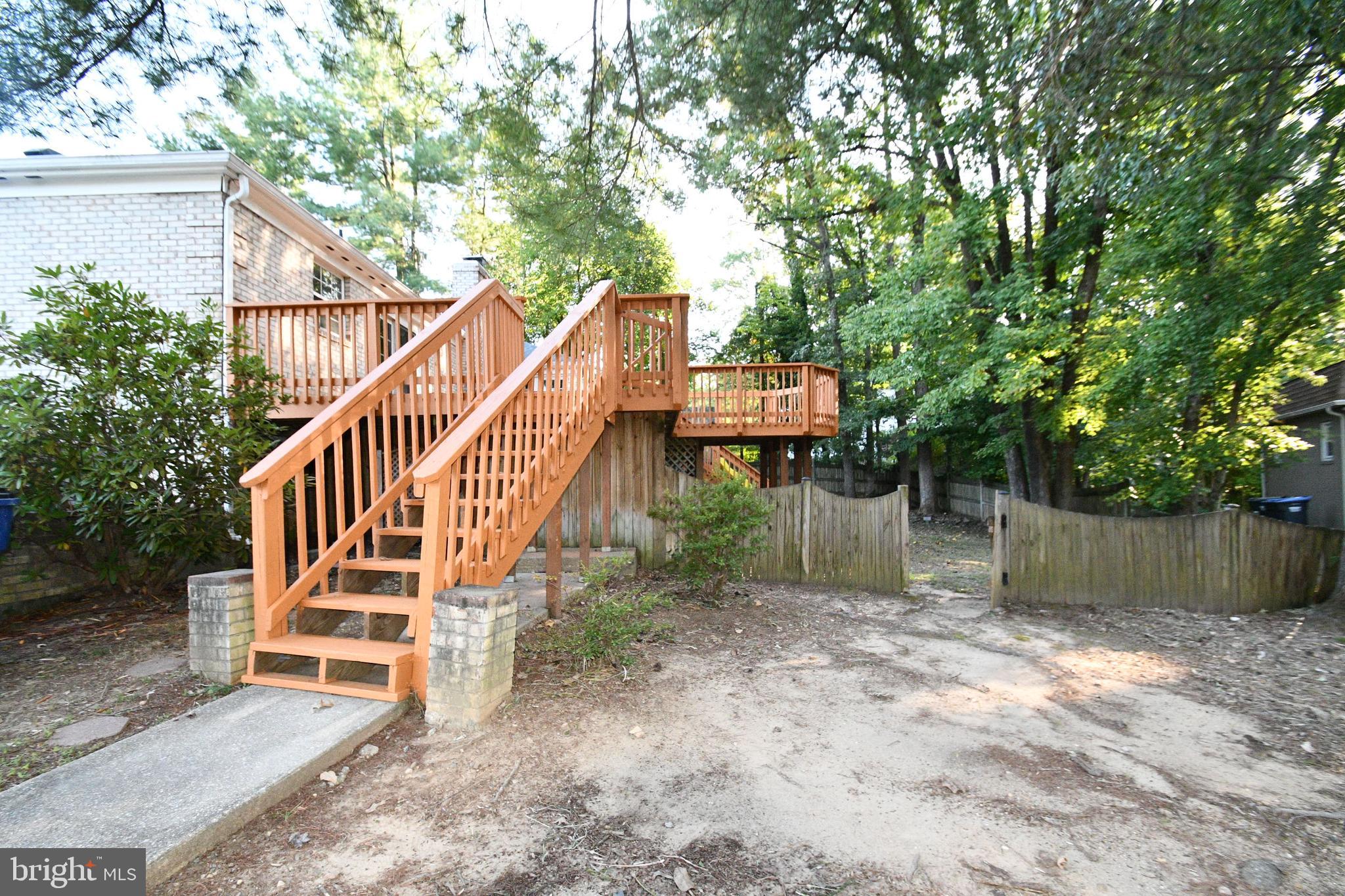 15916 Marlington Drive Dumfries, VA 22025 - Photo 29 of 34 Side view of rear yard