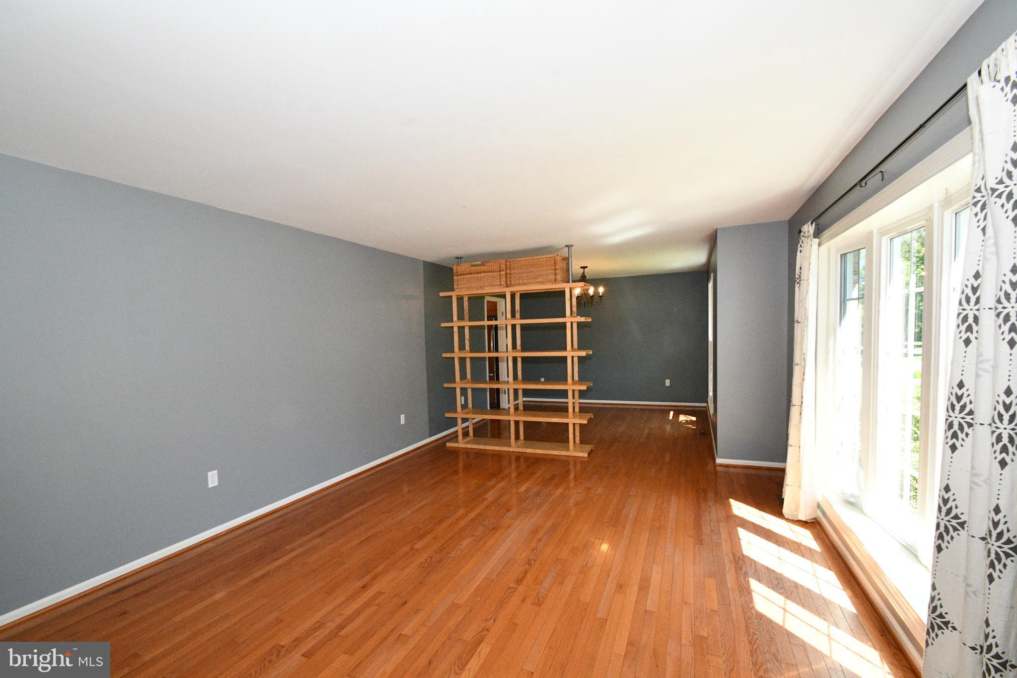 15916 Marlington Drive Dumfries, VA 22025 - Photo 5 of 34 Living