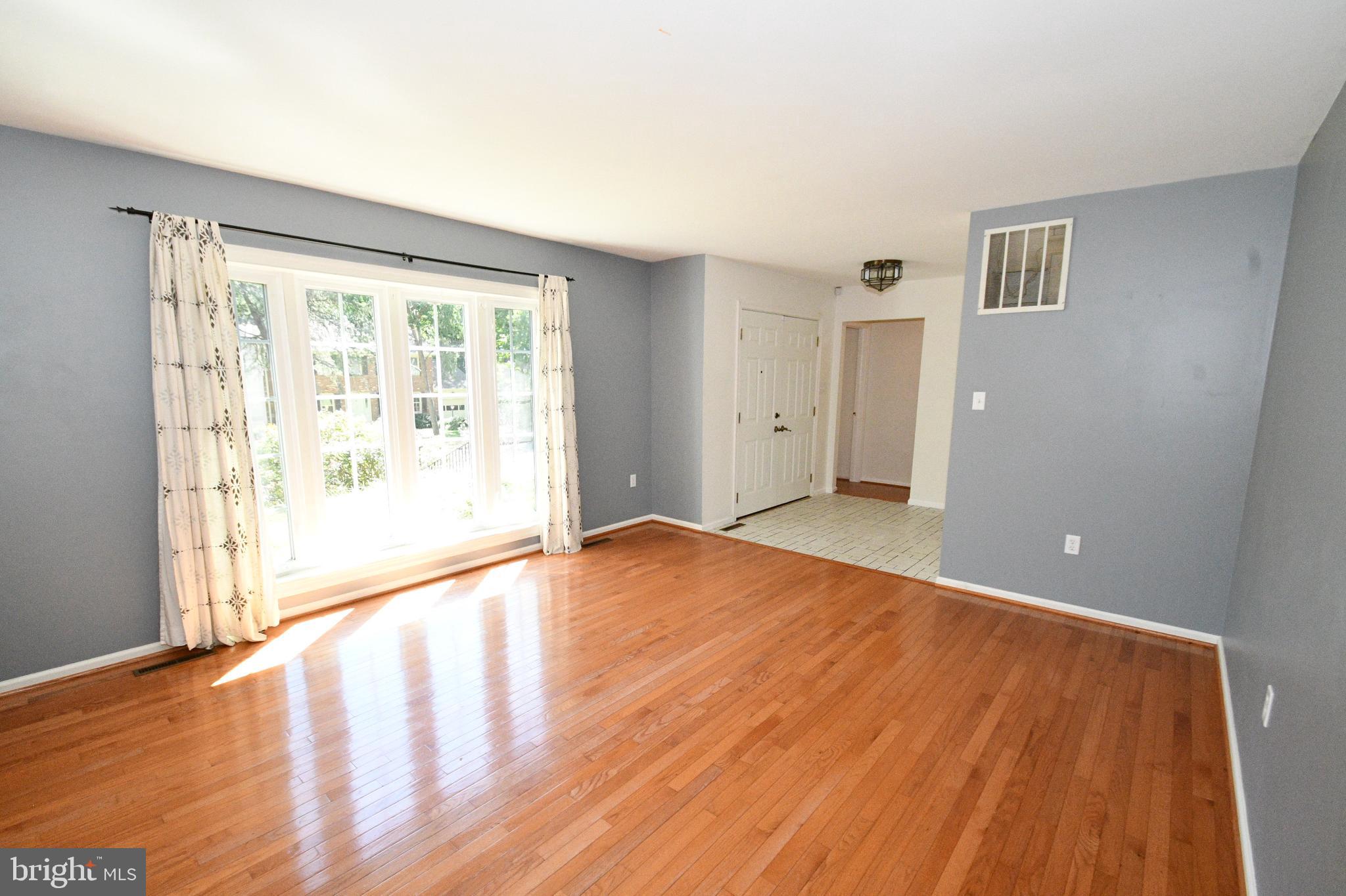 15916 Marlington Drive Dumfries, VA 22025 - Photo 6 of 34 Front Window