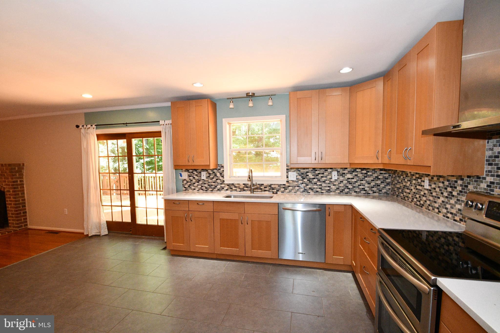15916 Marlington Drive Dumfries, VA 22025 - Photo 9 of 34 Kitchen