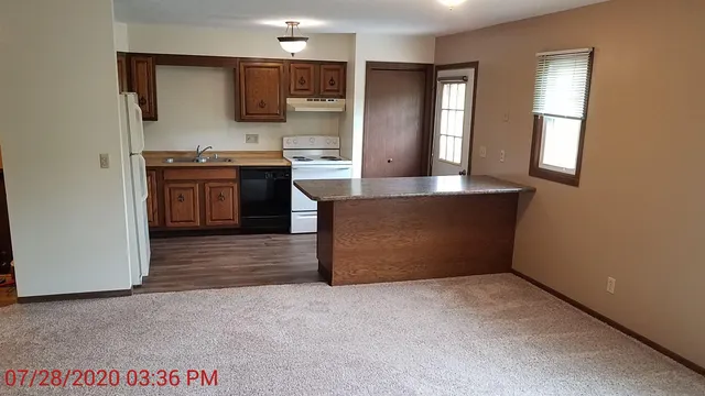 $335,000 | 1040 Terrace Drive, Unit 1042, Onalaska, WI 54650