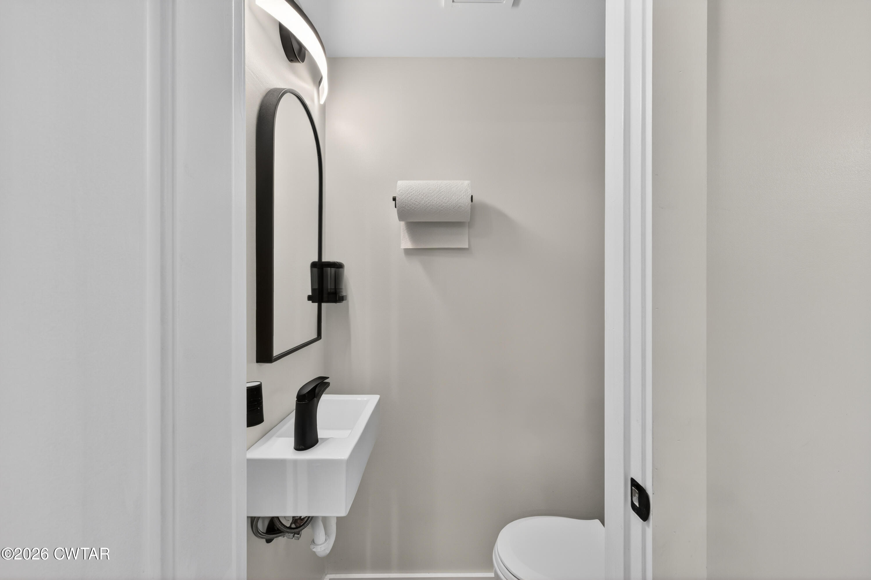 778 Mifflin Road Jackson, TN 38301 - Photo 19 of 23 a bathroom with a toilet