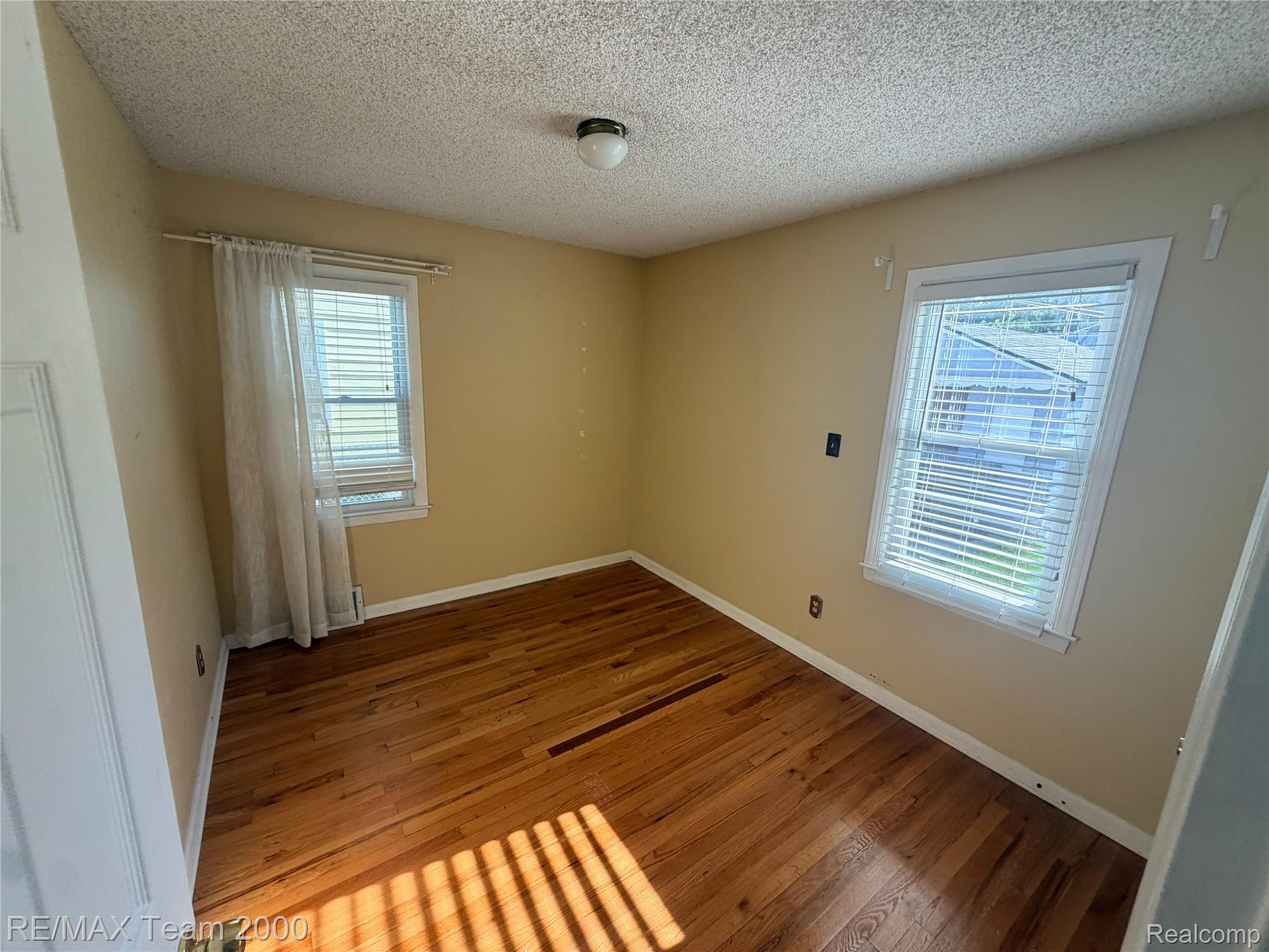 3418 Harding Street Dearborn, MI 48124 - Photo 6 of 15 WhatsApp Image 2026-06-30 at 22.16.56 (7).jpeg