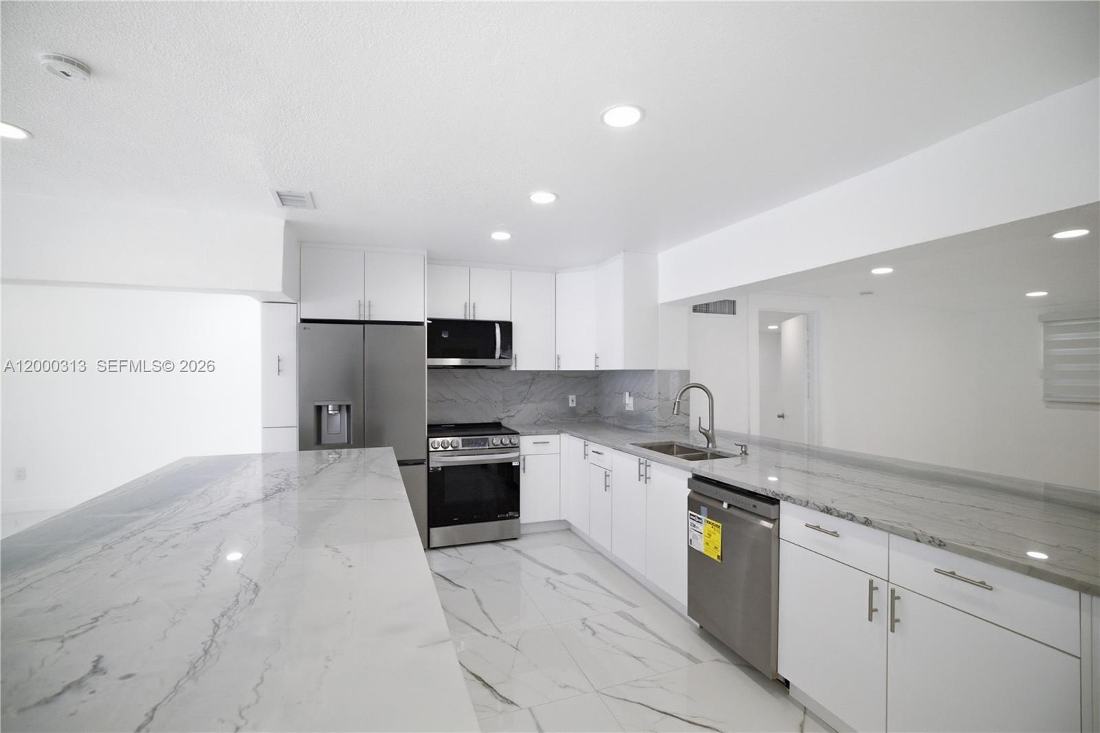 7051 Southwest 29th Street Miramar, FL 33023 - Photo 5 of 22
