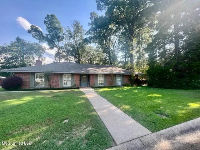 $349,000 | 35 Oakhurst Drive, Natchez, MS 39120