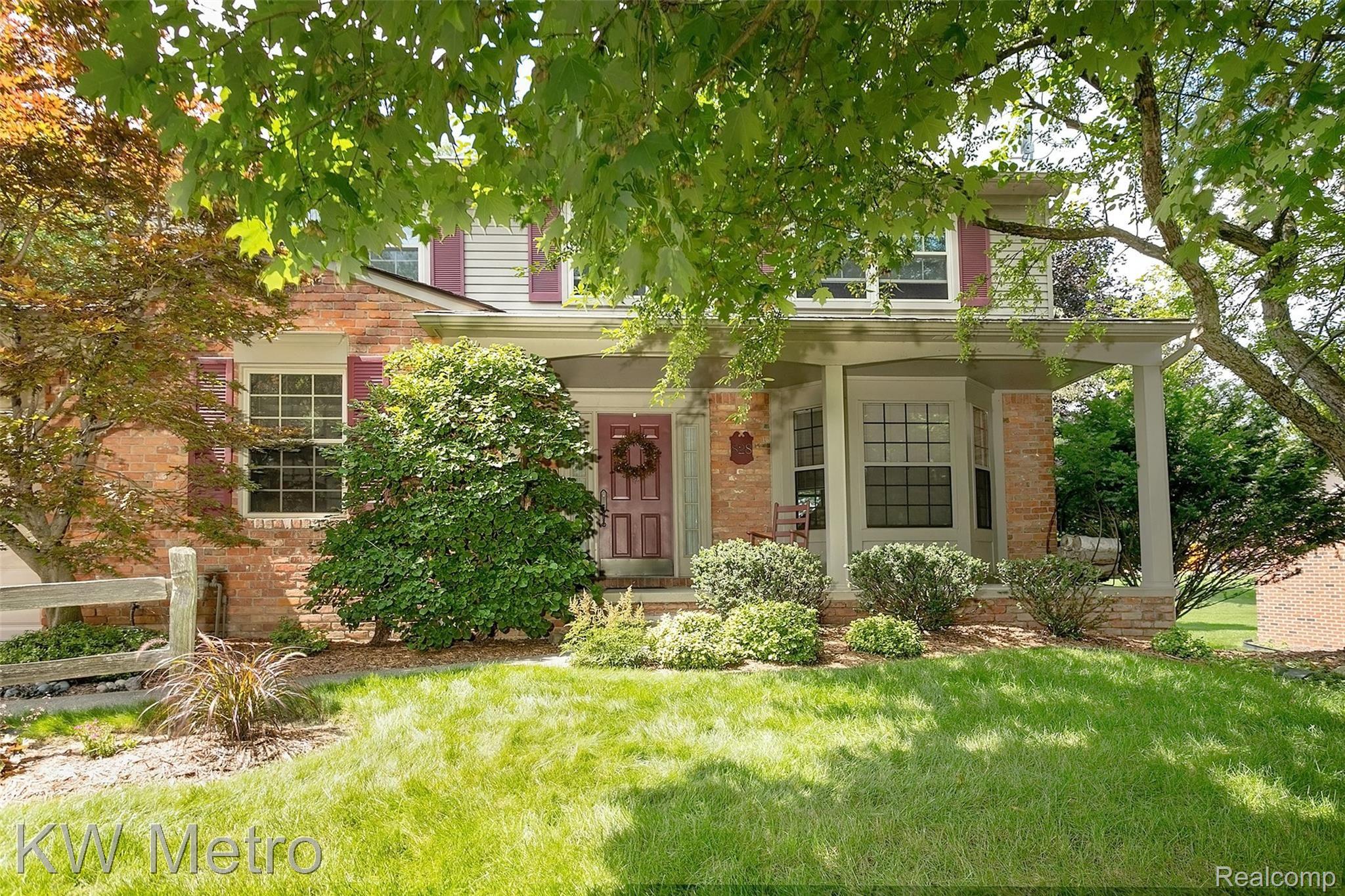 828 Ten Point Drive Rochester, MI 48309 - Photo 50 of 56 Ten Point_ext-4.jpg