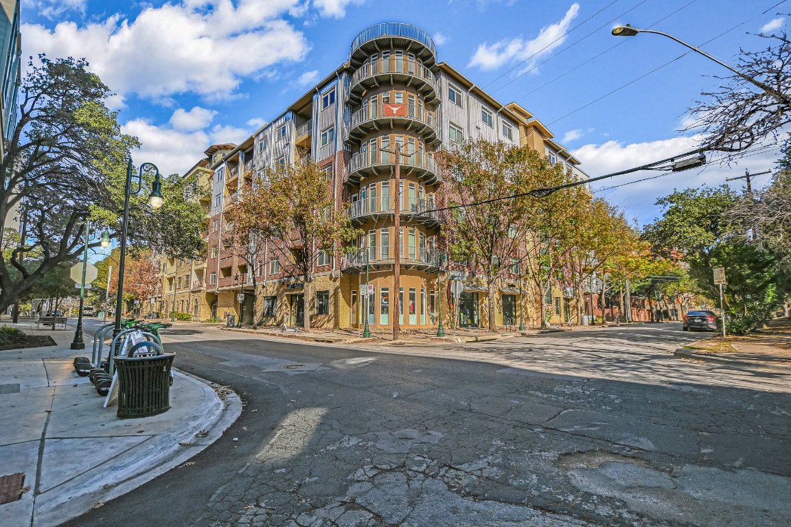 910 West 25th Street, Unit 607 Austin, TX 78705 - Photo 2 of 19 a front view of a building