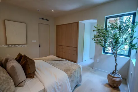$4,195,000 | 4430 Royal Palm Avenue, Miami Beach, FL 33140