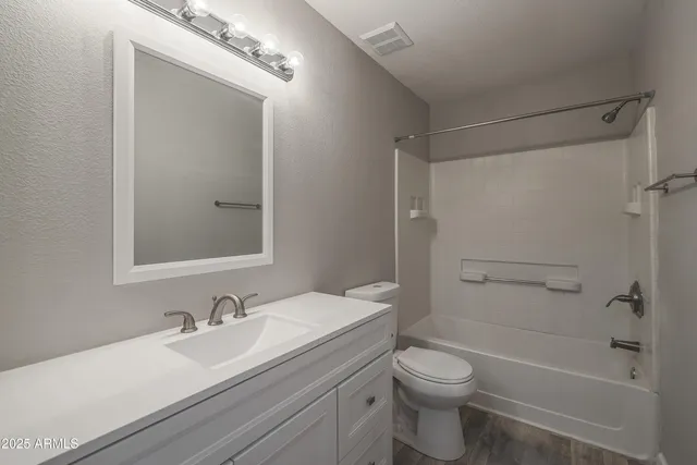 $1,545 | 16033 North 25th Street, Unit 214, Phoenix, AZ 85032