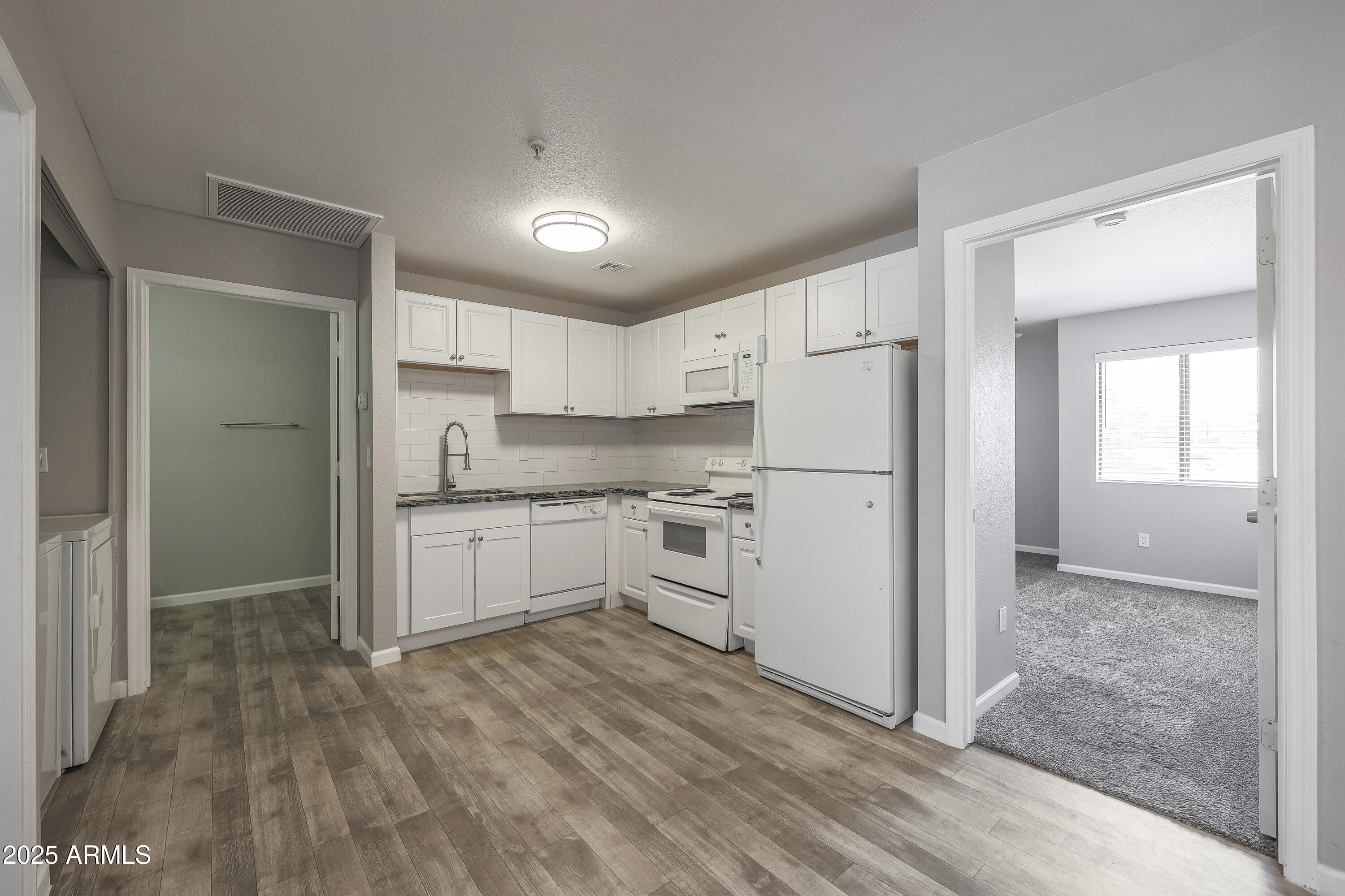 16033 North 25th Street, Unit 214 Phoenix, AZ 85032 - Photo 7 of 20 4I4A2273