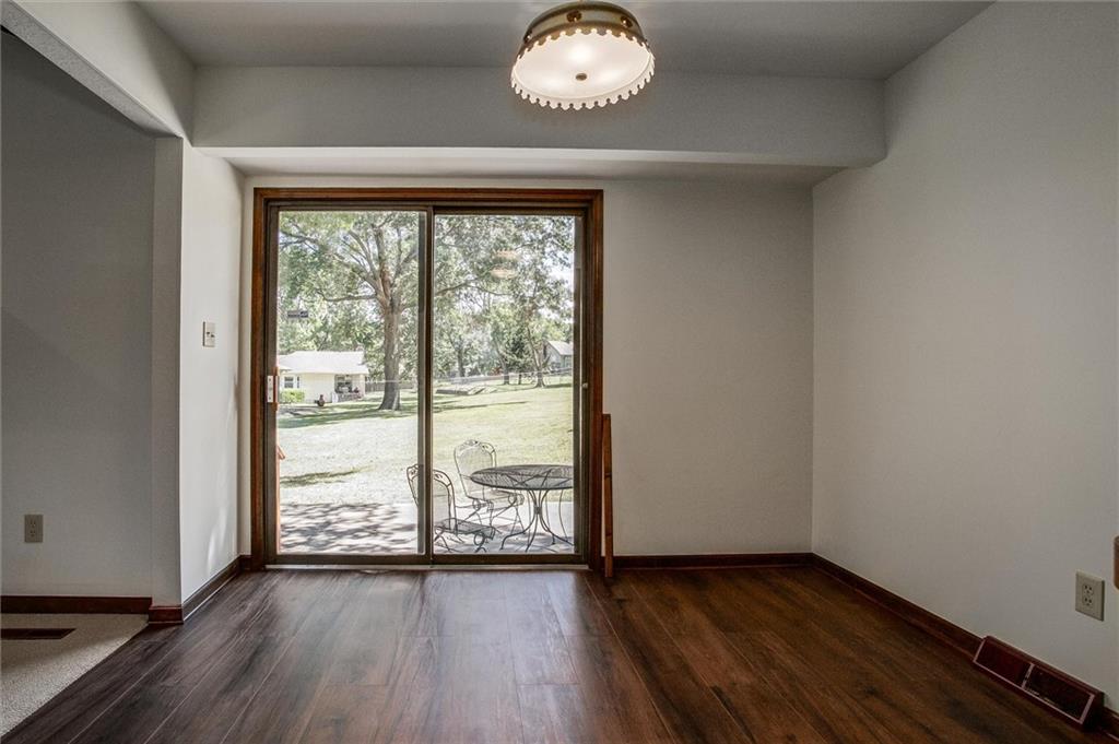 308 Southwest Woods Chapel Road Blue Springs, MO 64015 - Photo 11 of 33