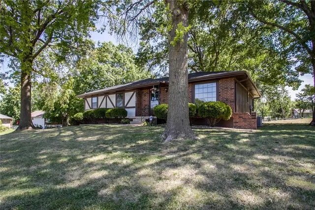 $300,000 | 308 Southwest Woods Chapel Road, Blue Springs, MO 64015