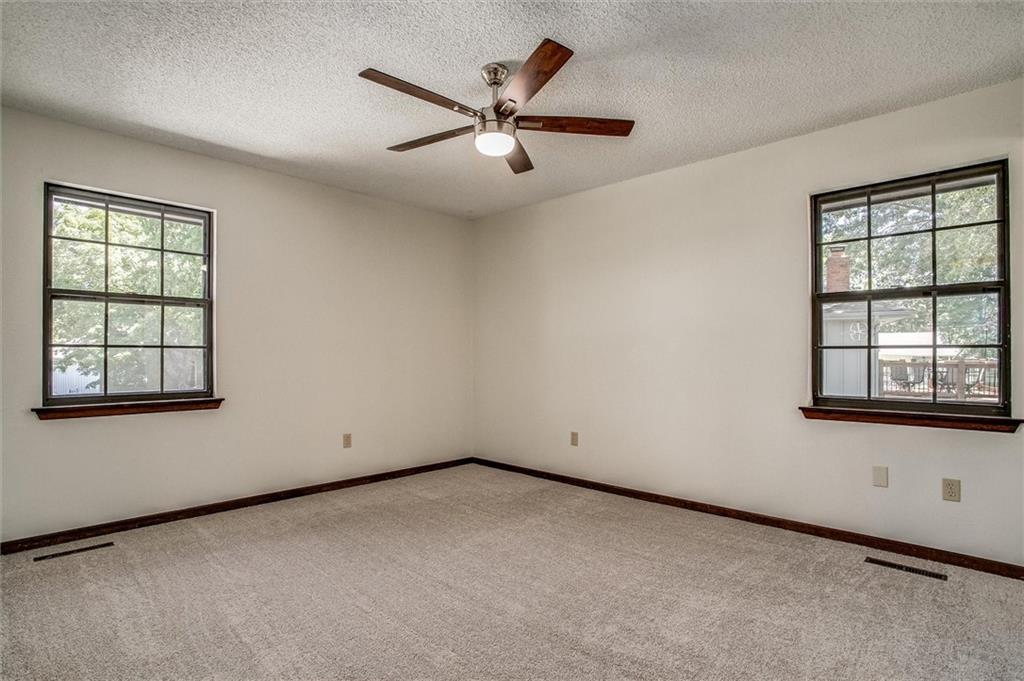 308 Southwest Woods Chapel Road Blue Springs, MO 64015 - Photo 21 of 33