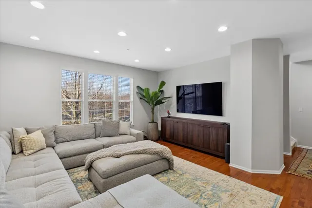 $475,000 | 2609 North Greenwood Avenue, Arlington Heights, IL 60004