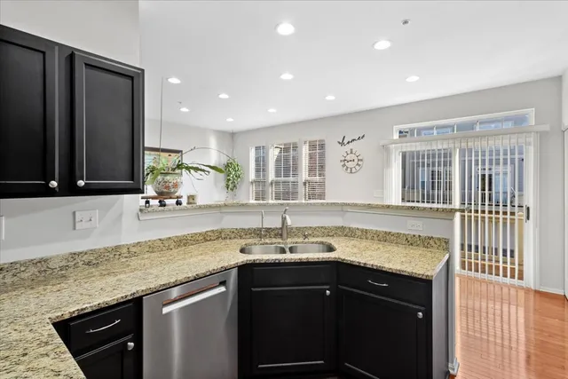 $475,000 | 2609 North Greenwood Avenue, Arlington Heights, IL 60004