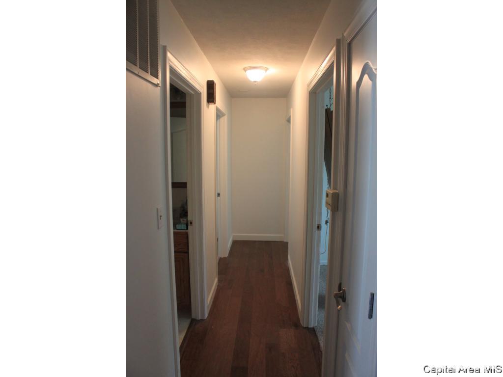 1936 Skipton Road Springfield, IL 62702 - Photo 8 of 12